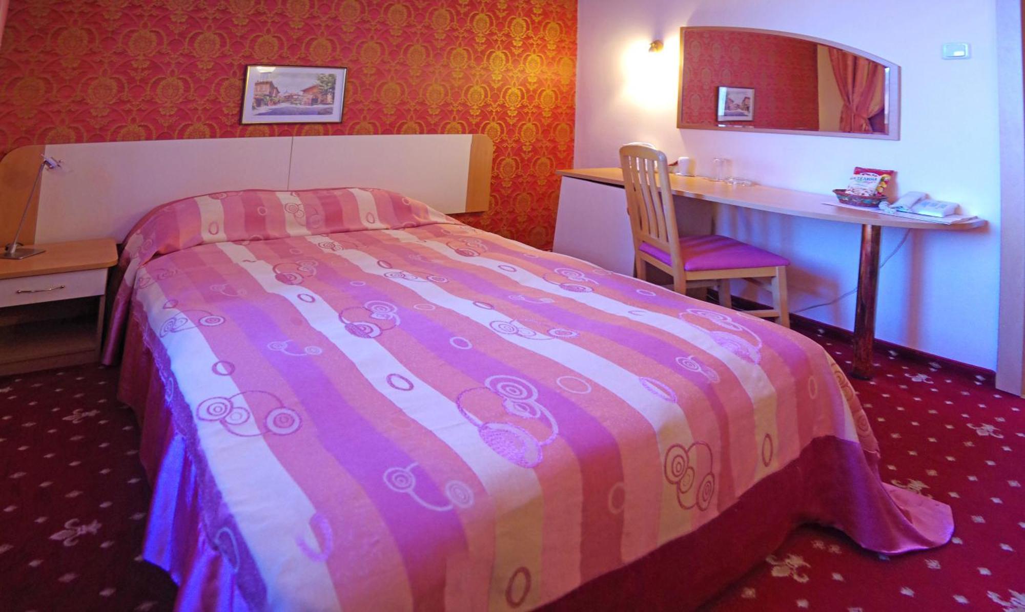 Hotel Balkan Gabrovo Camera foto